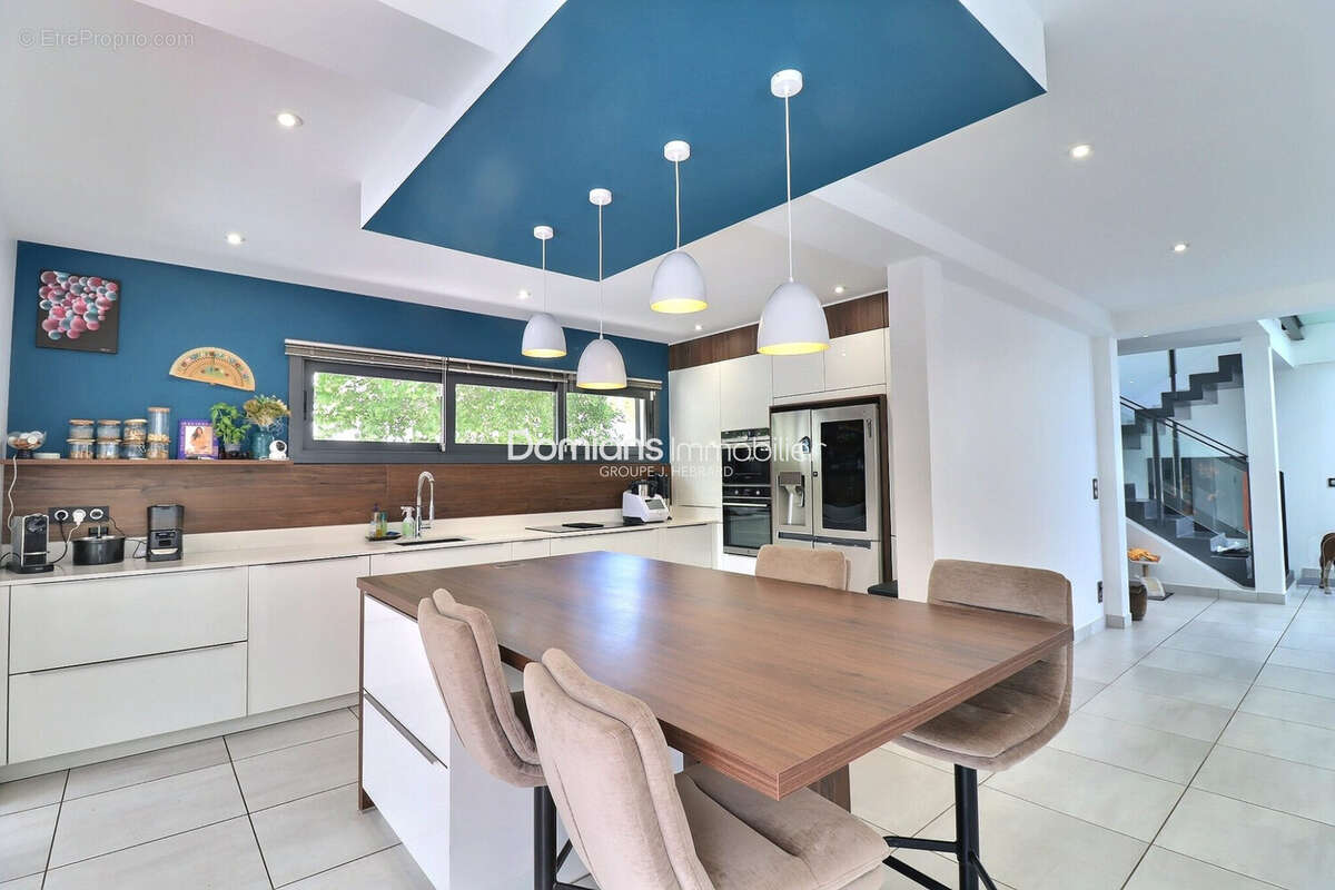 Maison 210 m² à Saint-Cyprien  - photo 9