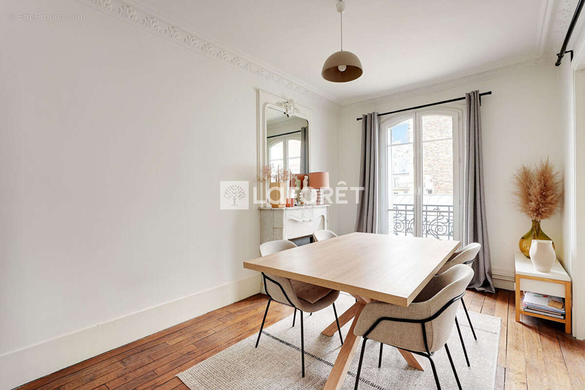 Appartement à PARIS-15E