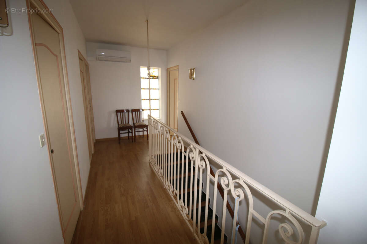 Maison à FONTVIEILLE