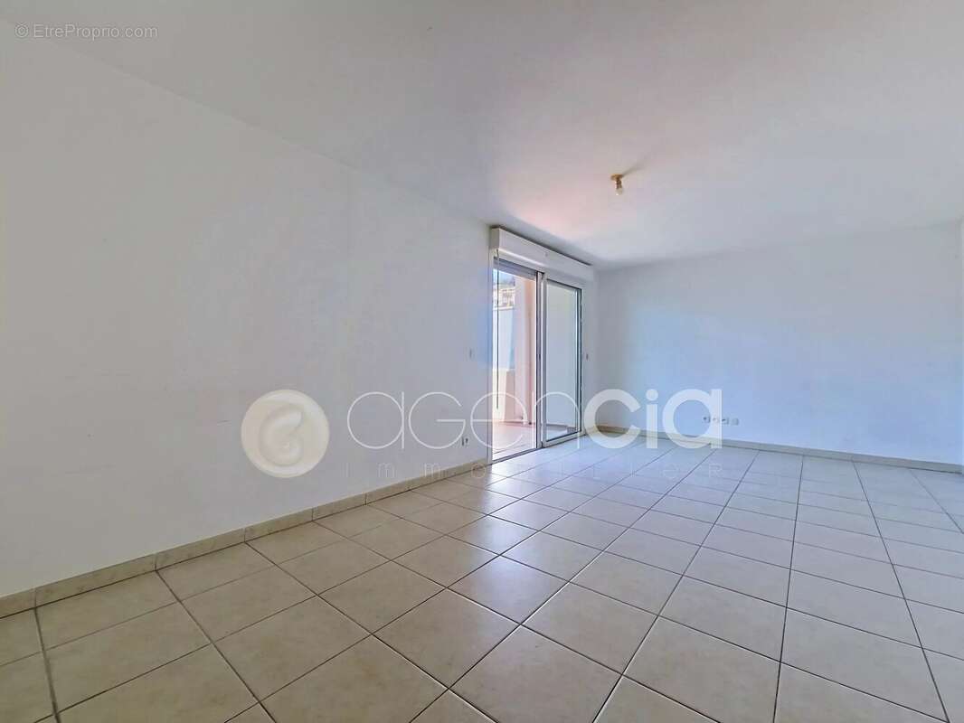 Appartement à MANDELIEU-LA-NAPOULE