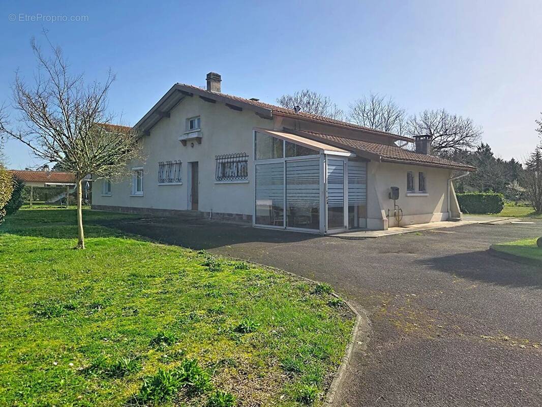 Maison à PARENTIS-EN-BORN