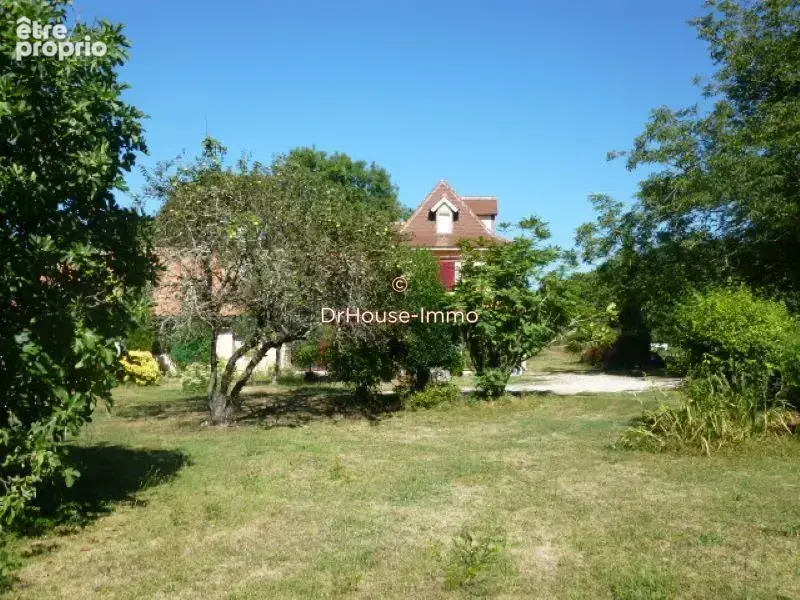 Maison 9 pièces 240 m² à vendre à Riberac (24600) - photo 11
