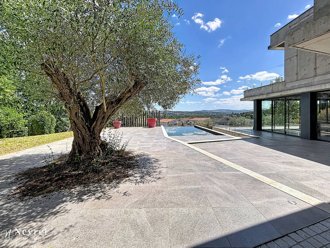 BIEN D'EXCEPTION!! Maison moderne de 228m2 habitables sur sous-sol complet terrain 3295m2 - photo 3