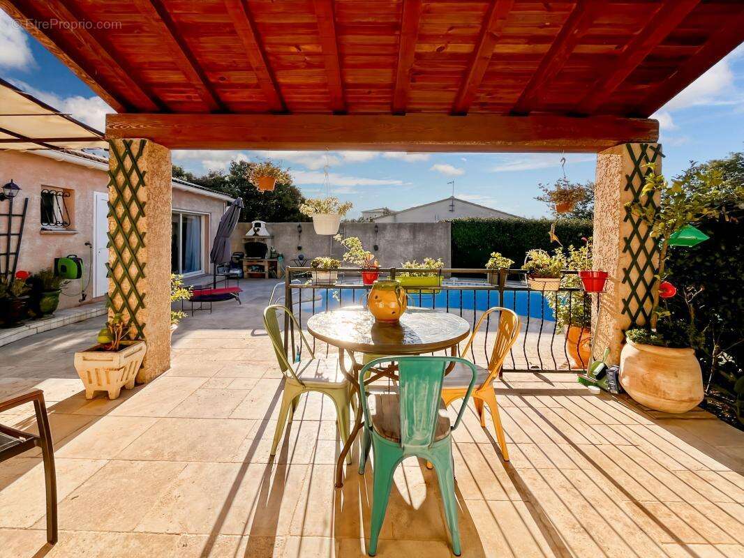 Uzès: Maison 5 ch avec piscine - photo 17
