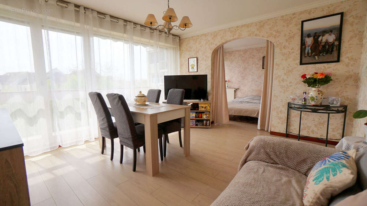 Appartement à LES MUREAUX