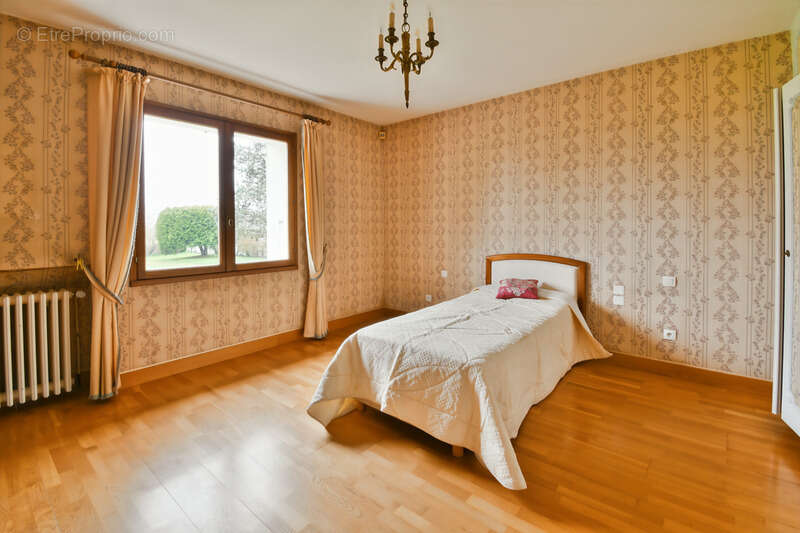 Maison à TONNAY-CHARENTE