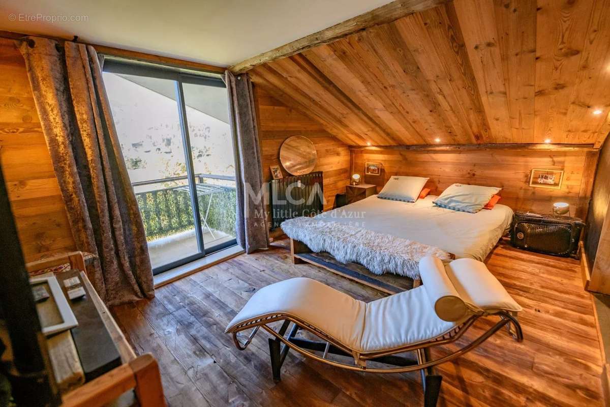 Appartement à SAINT-ETIENNE-DE-TINEE