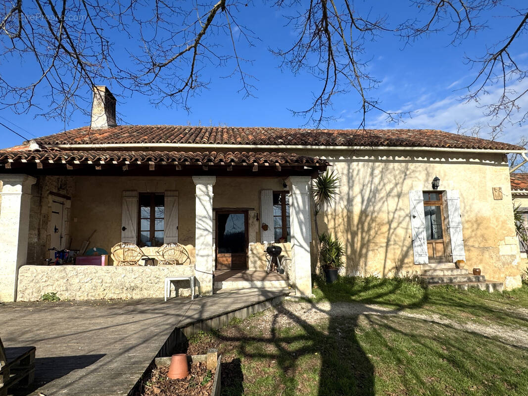 Maison à VILLETOUREIX