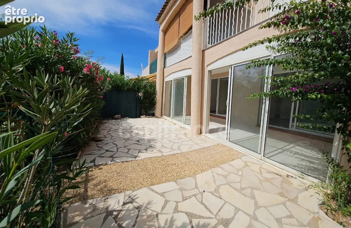 Appartement à BORMES-LES-MIMOSAS