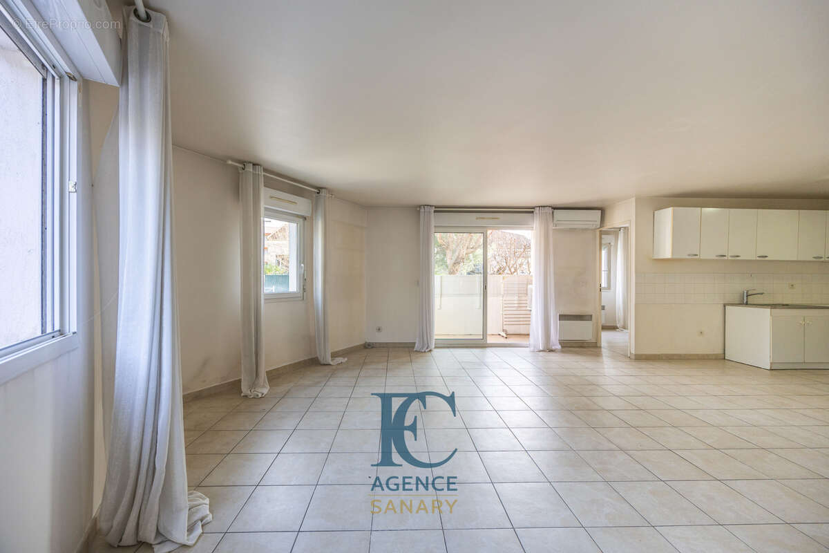 Appartement à SAINT-CYR-SUR-MER