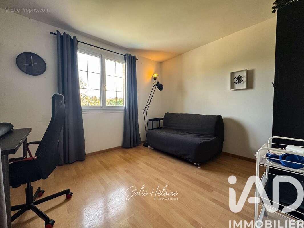 Maison 140 m² à Beynes  - photo 8