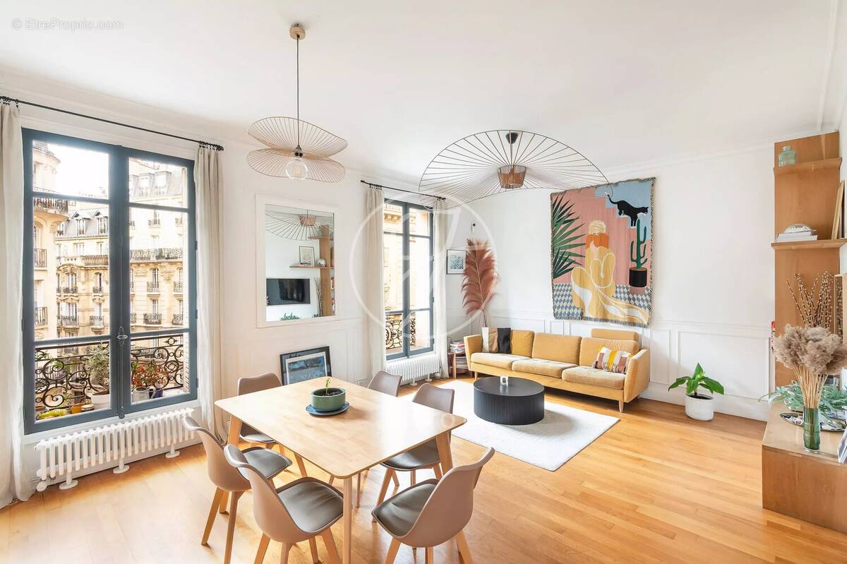 Appartement à PARIS-18E