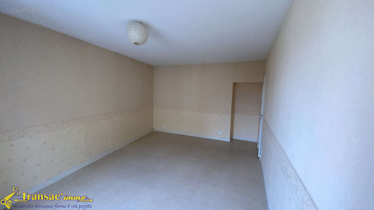 Appartement à COURPIERE
