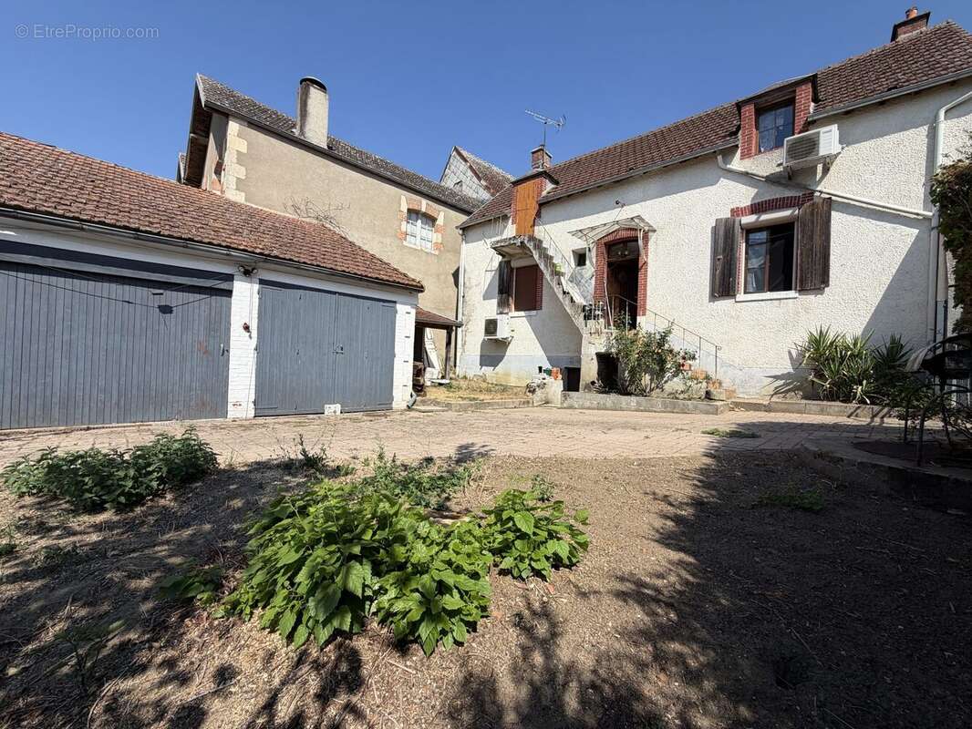 Maison 91 m² à Santranges  - photo 9