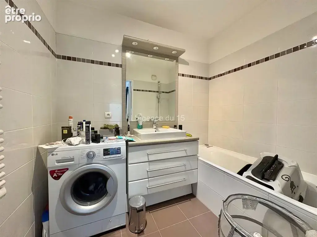 Issy - quai de seine / appartement familial / terrasse / vue degagee / cave / parking / - photo 8