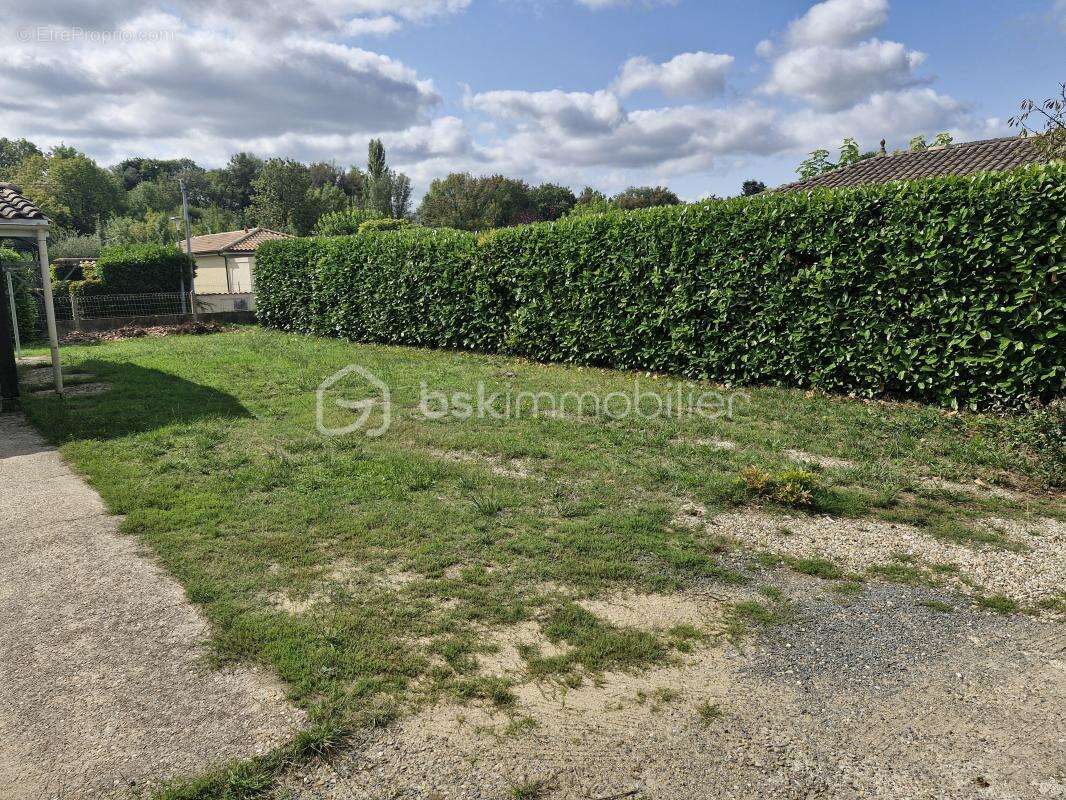 Maison à LES EGLISOTTES-ET-CHALAURES