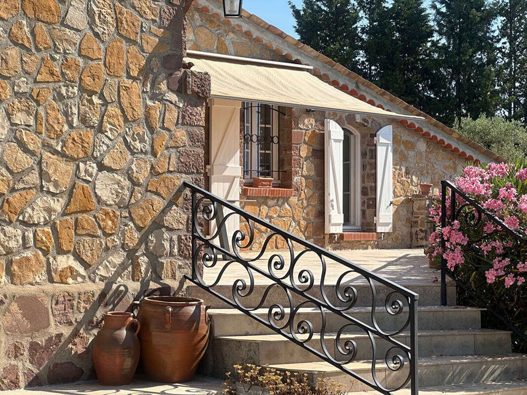 Maison à TOURRETTES