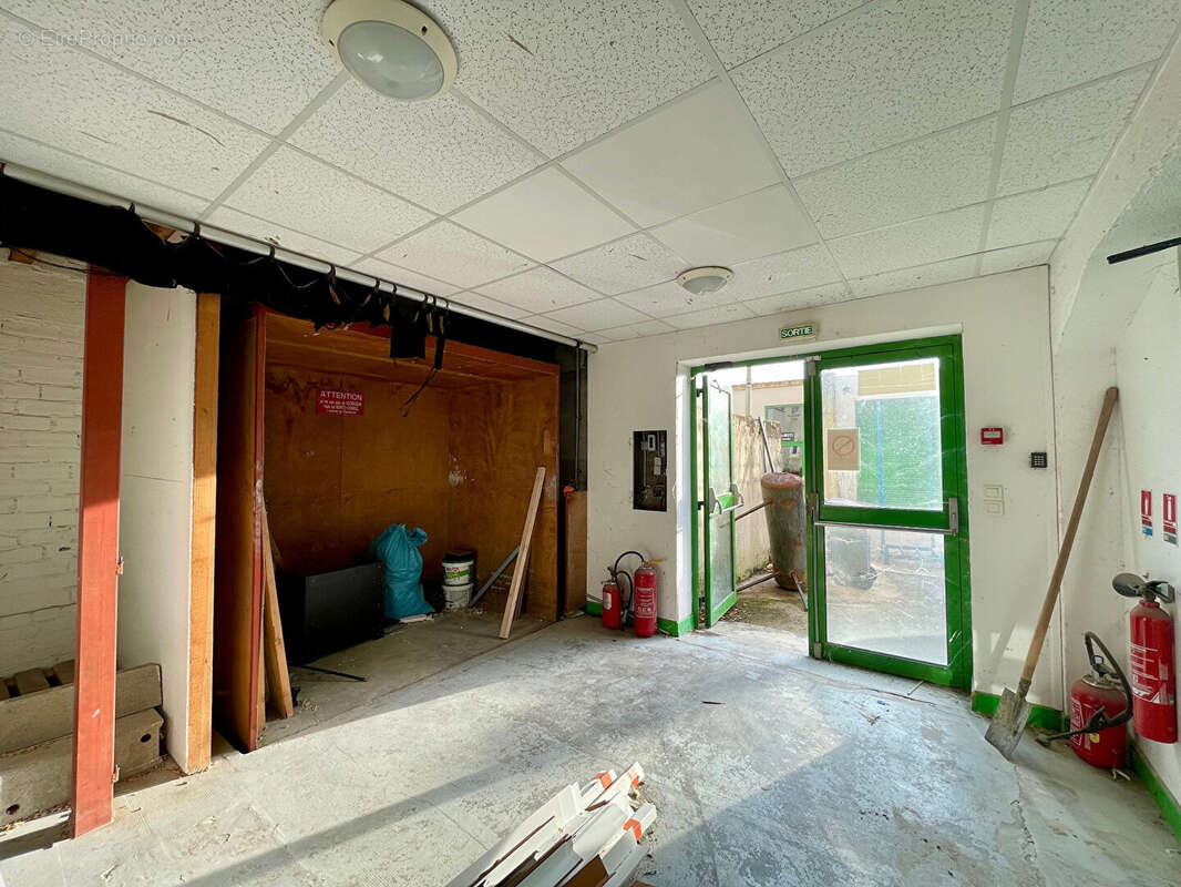 Ensemble immobilier a usage commercial ou artisanal et d'habitation - photo 6