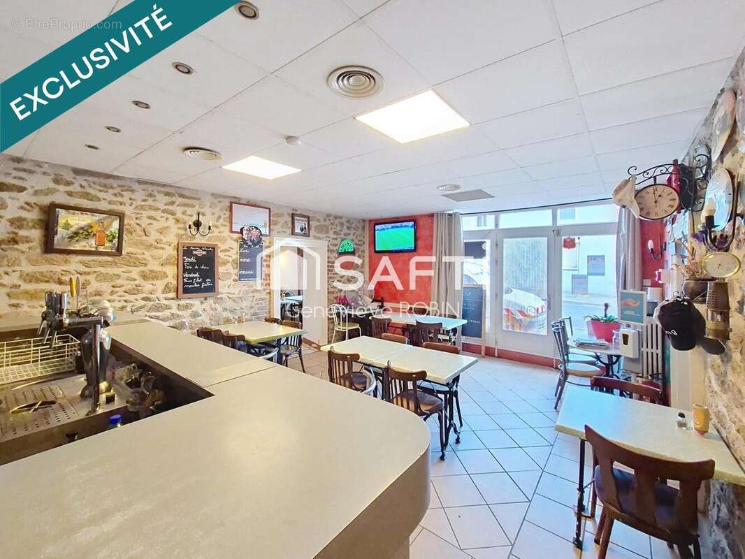 Commerce 256 m² à Vaugneray  - photo 2