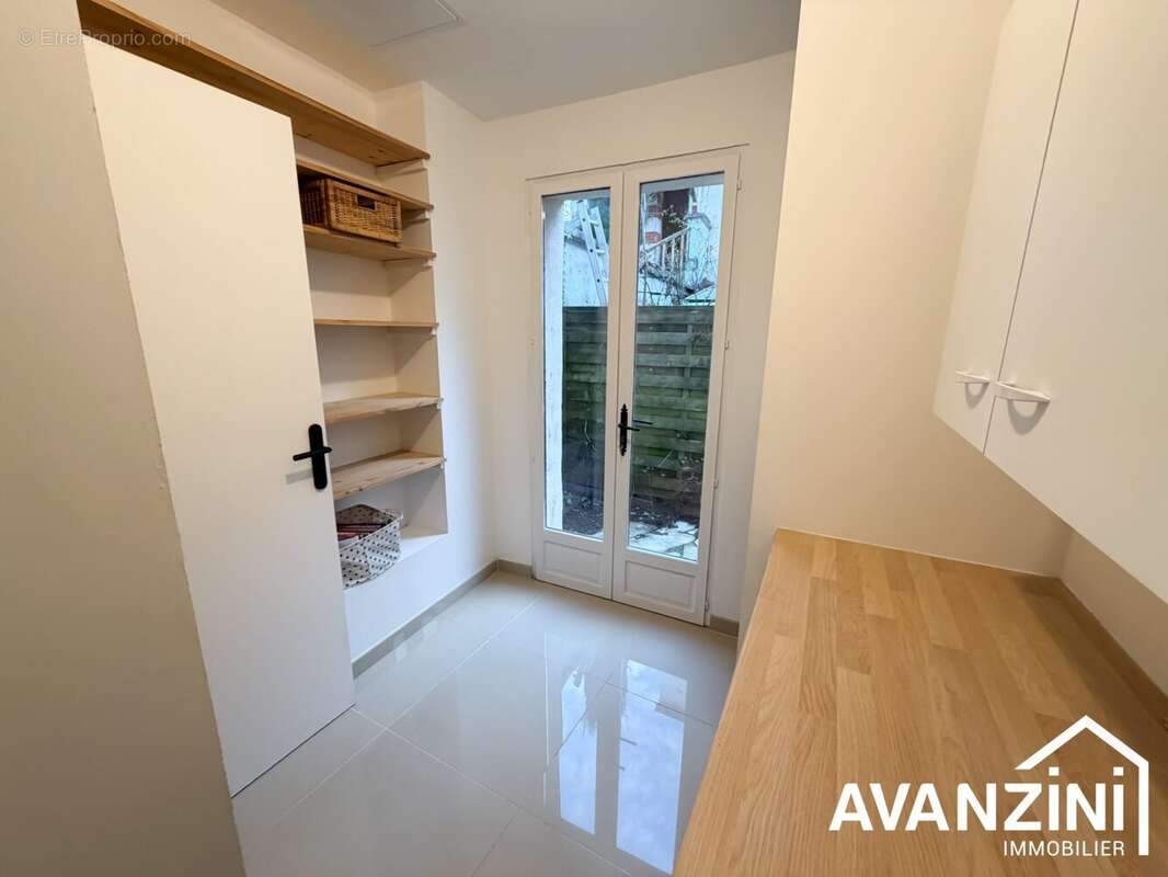 Buanderie / wc  - Maison à COUILLY-PONT-AUX-DAMES