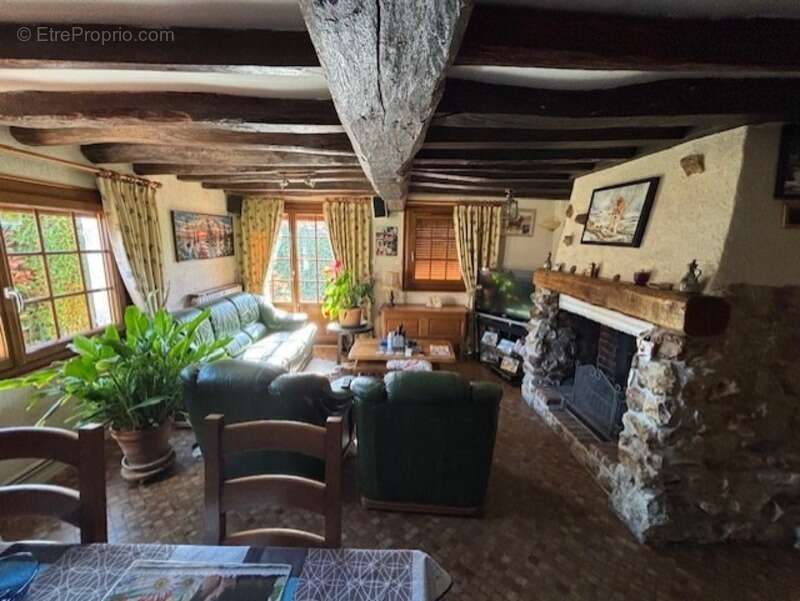 Maison à SAINT-LUBIN-DES-JONCHERETS