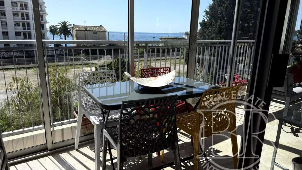 Appartement à VALLAURIS