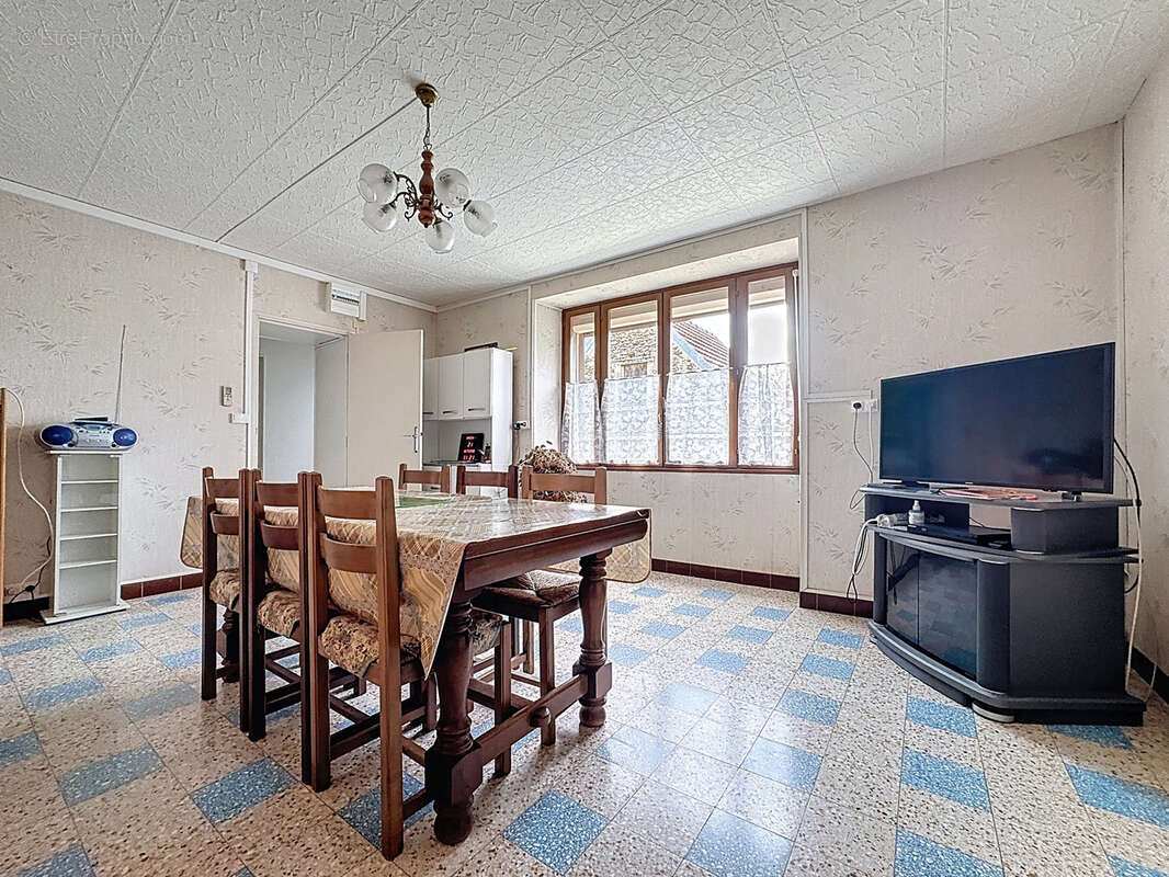 Maison à MONTMIRAIL