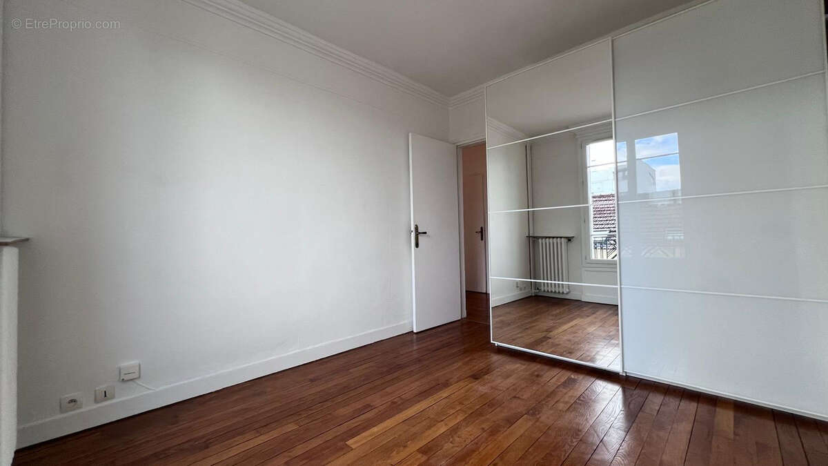 Appartement à COURBEVOIE