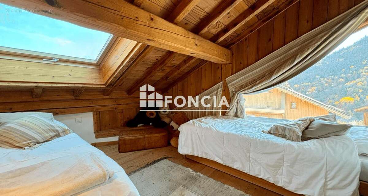 Maison à LES ALLUES