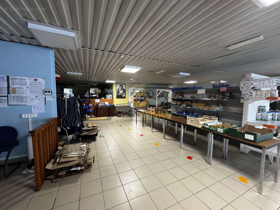 Commerce à LA CHATAIGNERAIE