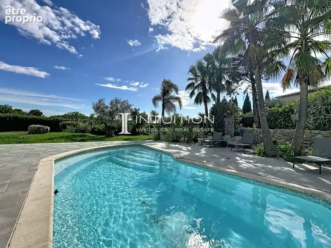 Proche Valbonne : Élégante villa avec vue panoramique et piscine - photo 16