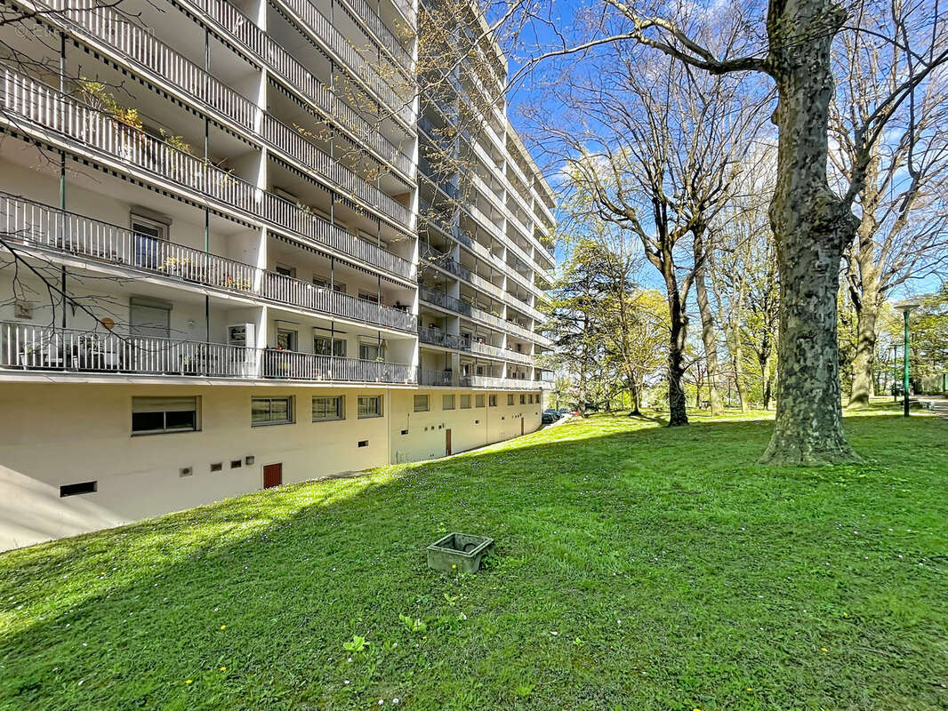 Appartement à LYON-9E