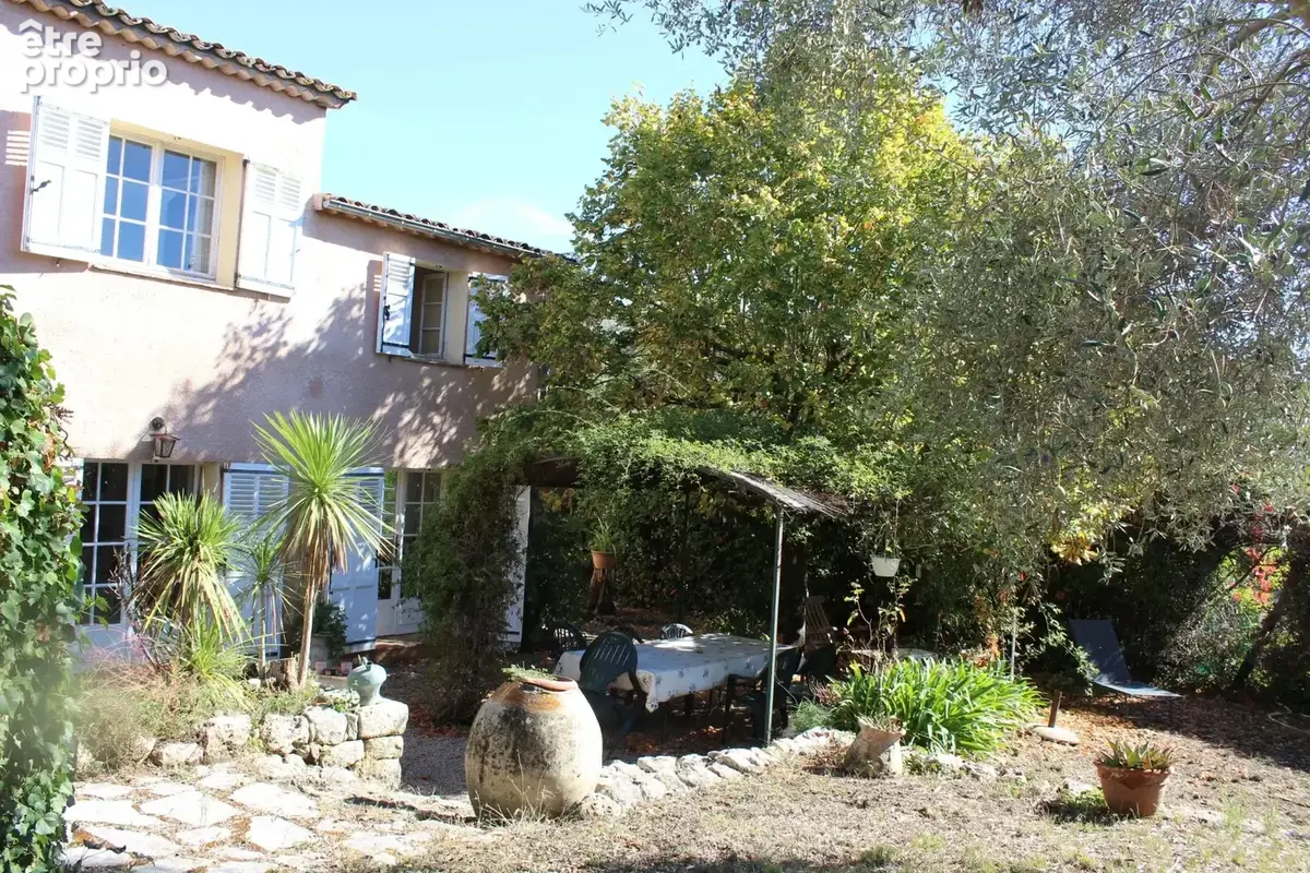 GRASSE St Jacques,  Villa de 5 P sur 1400m2 - photo 2