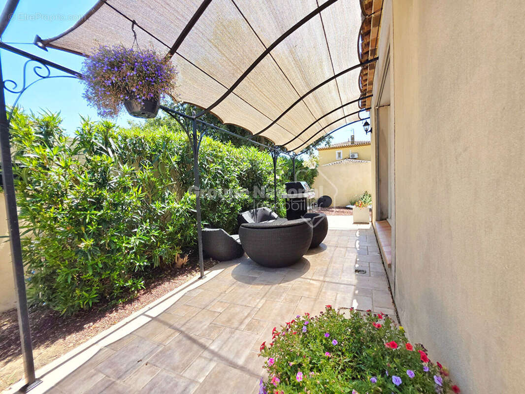 Superbe maison 5 pièces avec piscine à Istres, Village d'Entressen - photo 16