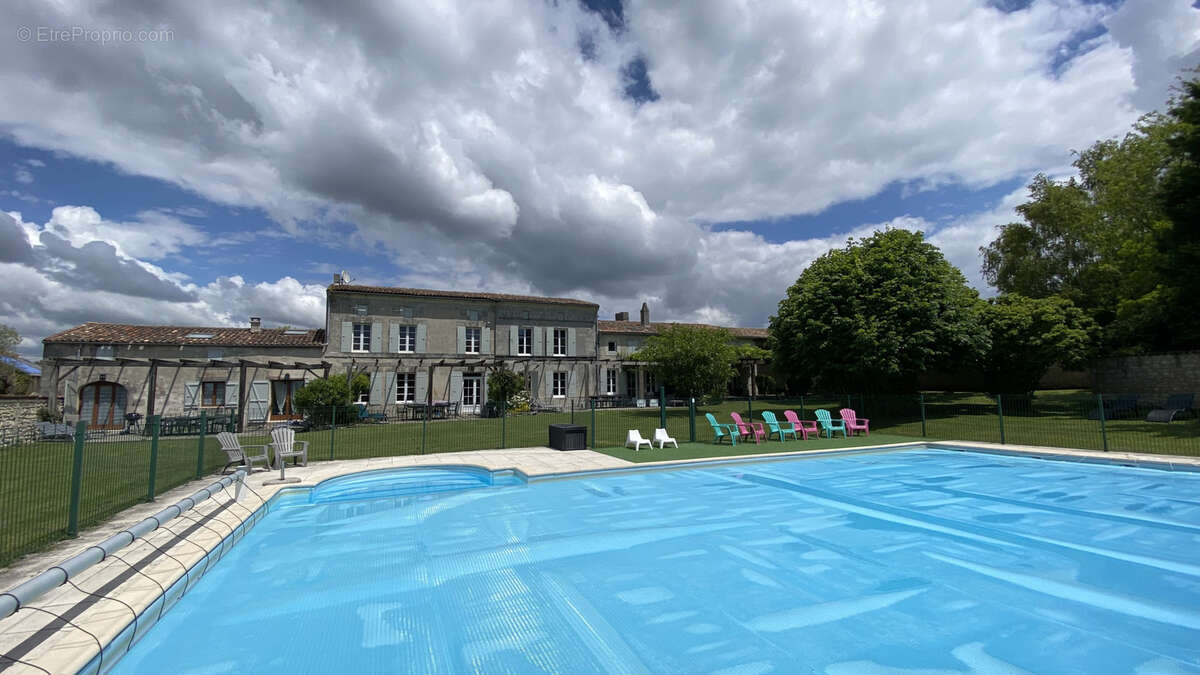 Maison à MORTAGNE-SUR-GIRONDE