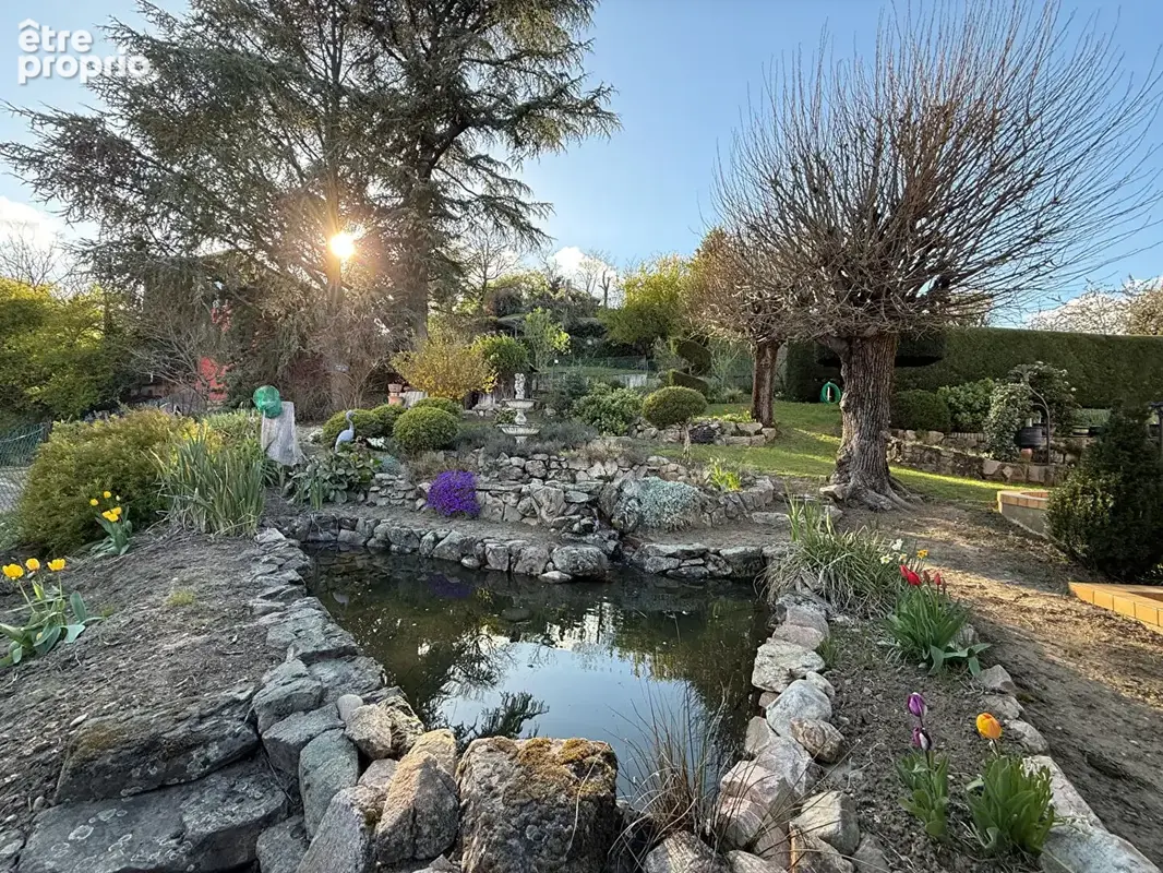 Le charme d'une maison familiale avec 147 m² et un bel extérieur - photo 3