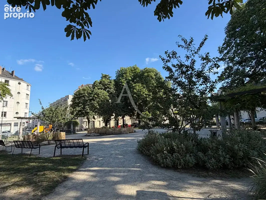 Nantes Canclaux Charmante maison familiale de 8 pièces avec terrasse, jardin et garage - photo 1