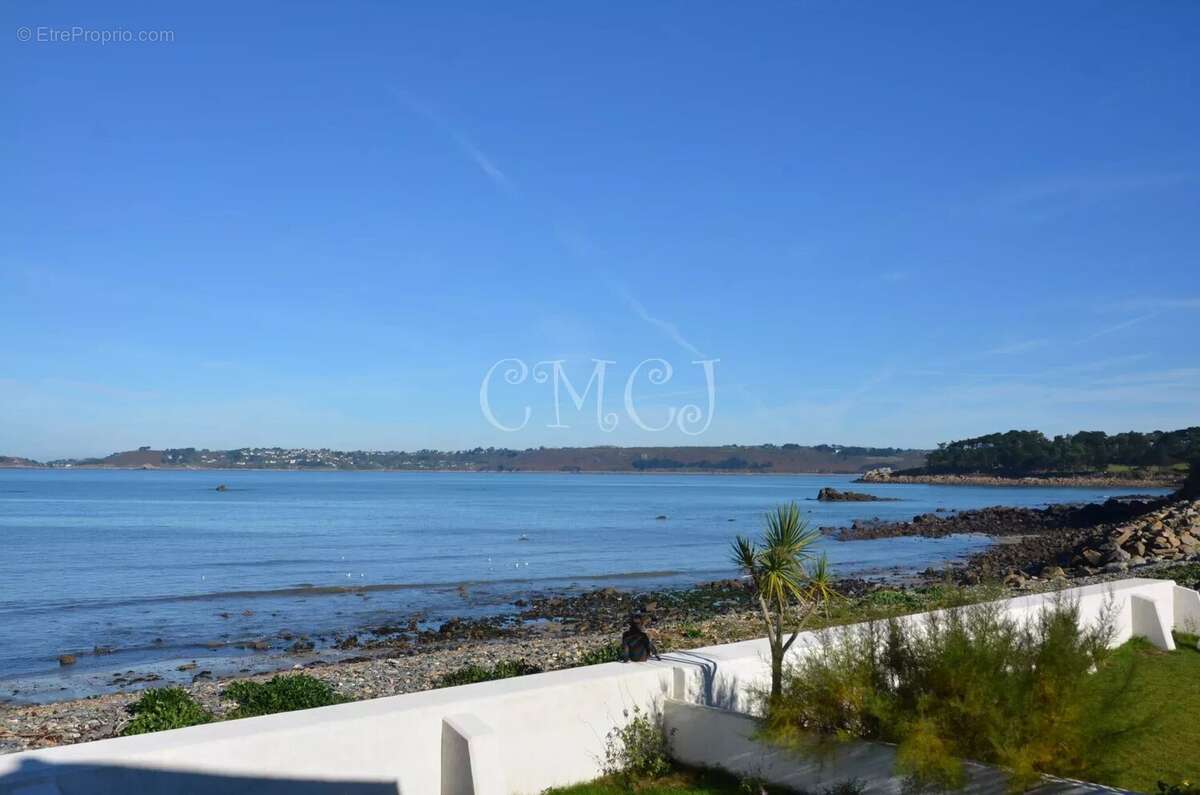 Maison à TREDREZ-LOCQUEMEAU