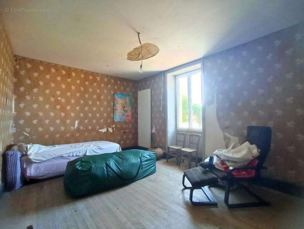 Maison à MONTHOIRON