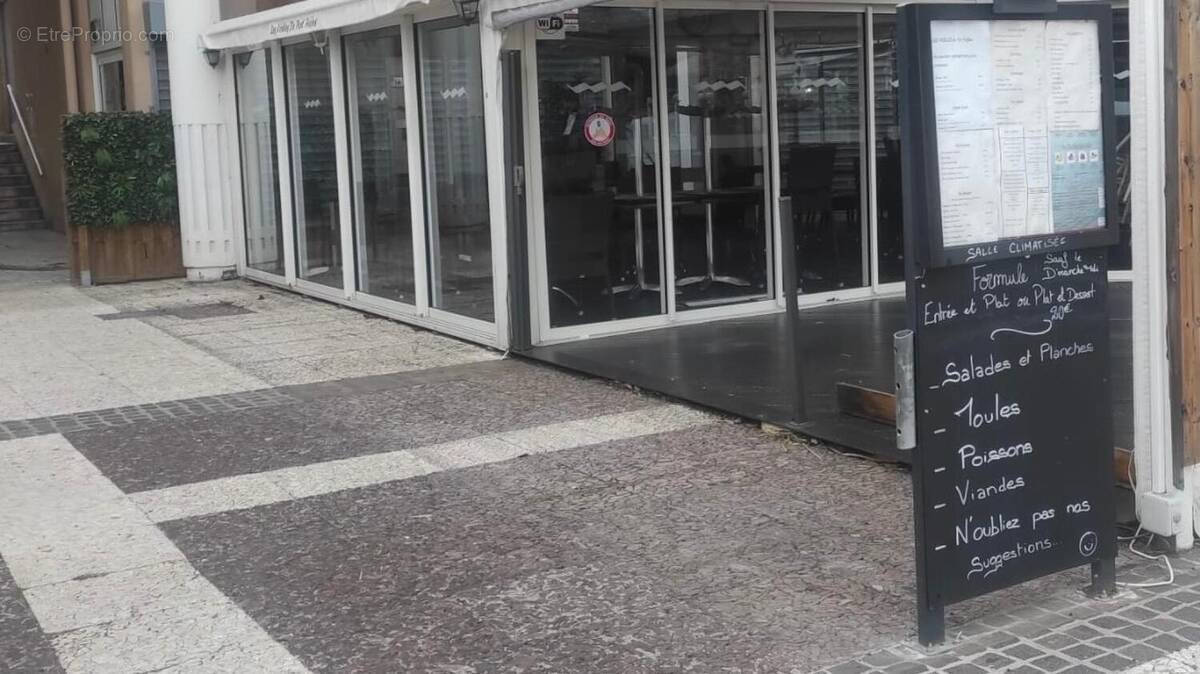 Photo 1 - Commerce à FREJUS