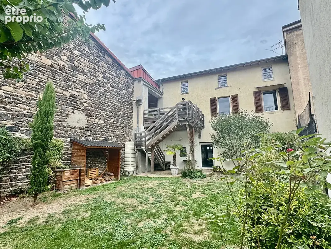 CEYRAT BOISSEJOUR / Ensemble immobilier de plus de 200 M2 - Atypique et Fonctionnel ! - photo 2