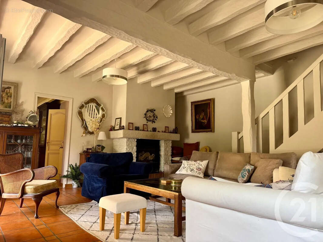 Maison 195 m² à Gilles  - photo 4