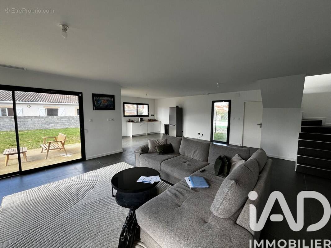 Photo 1 - Maison à LE FAUGA