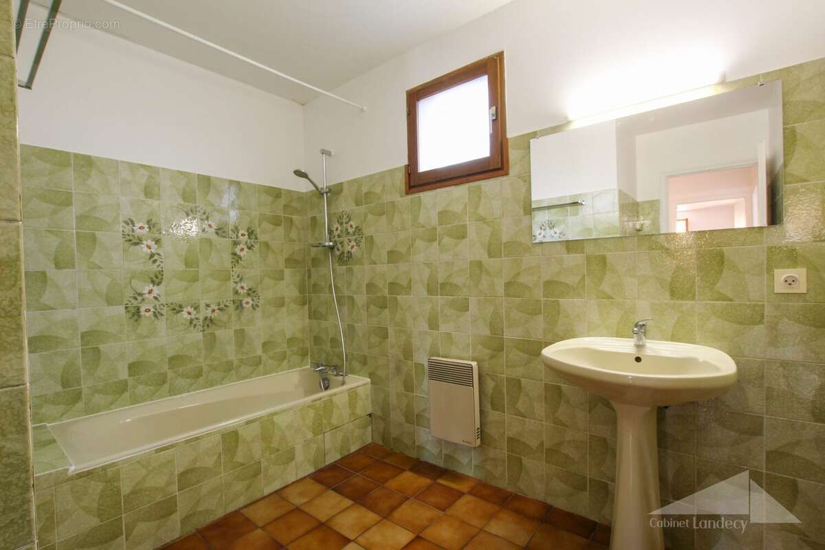 Appartement à PREVESSIN-MOENS