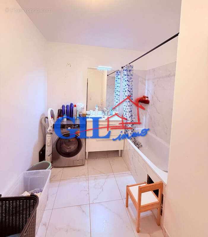 Appartement à SAVIGNY-LE-TEMPLE