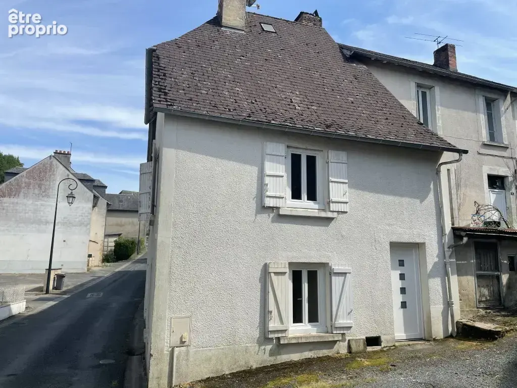 Dans le village d'Arnac-Pompadour - photo 2