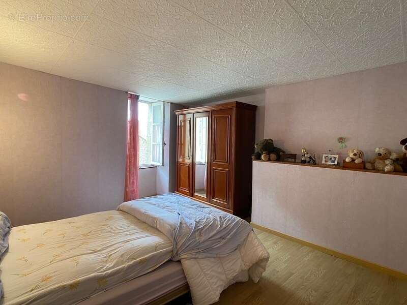 Maison à CHATEAUPONSAC