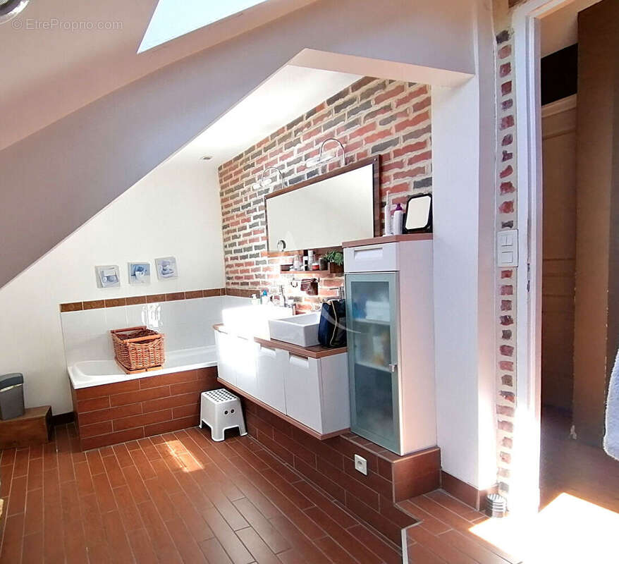 Maison à LES HERBIERS