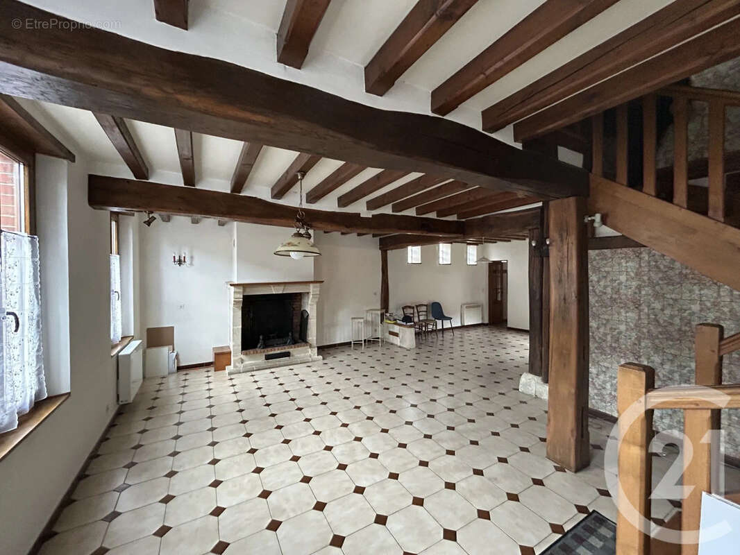 Maison à CHEPPES-LA-PRAIRIE