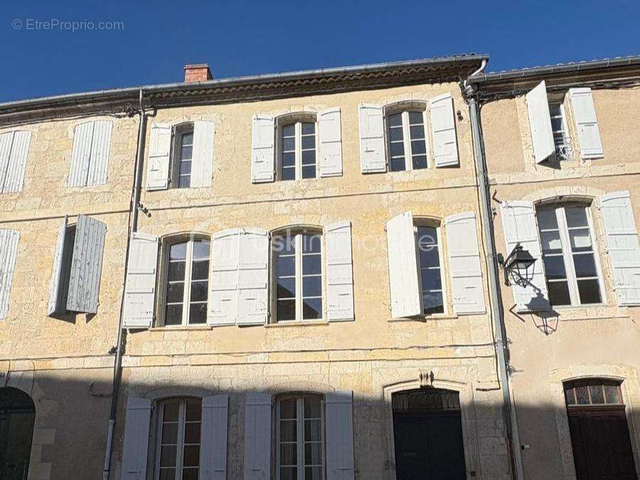 Elégante demeure au cœur du centre historique de Lectoure - Garage et Terrasse/Jardin - photo 2